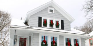 How to Decorate Your Window Sidings for the Holidays