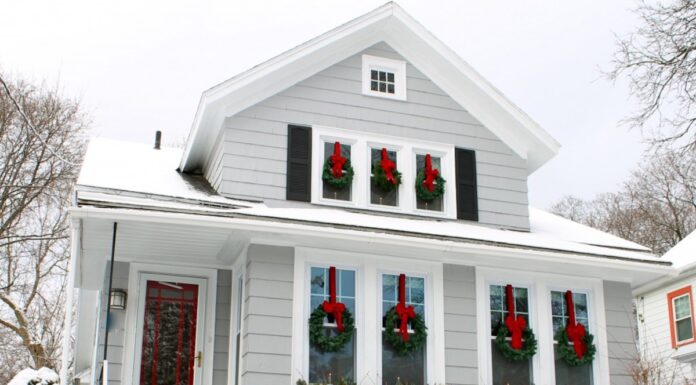 How to Decorate Your Window Sidings for the Holidays
