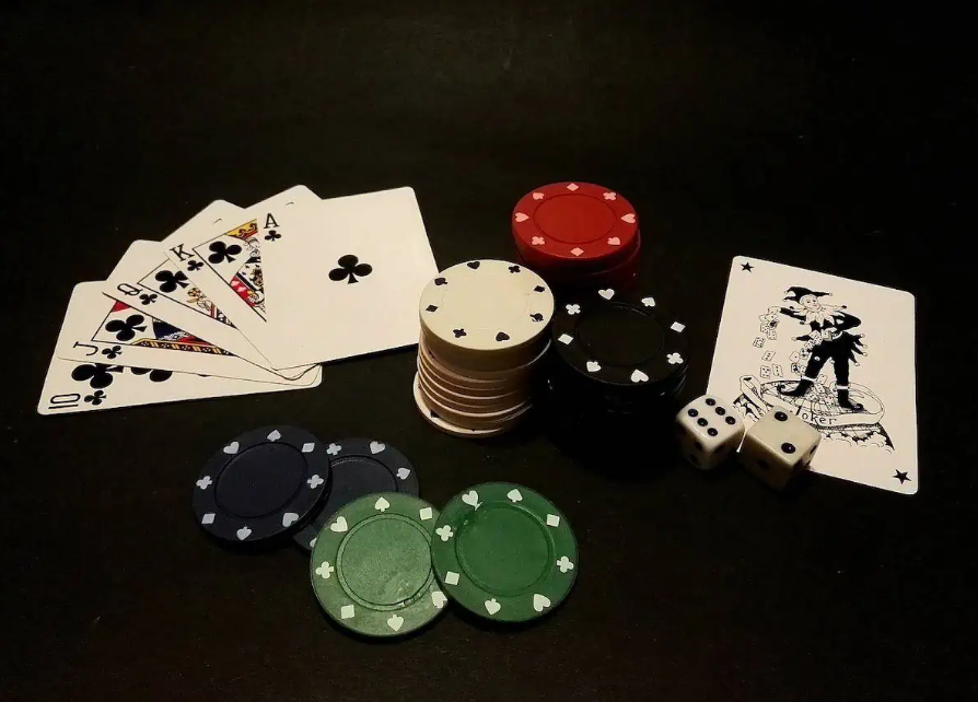 4 Essential Tips for Choosing the Ultimate Poker Site